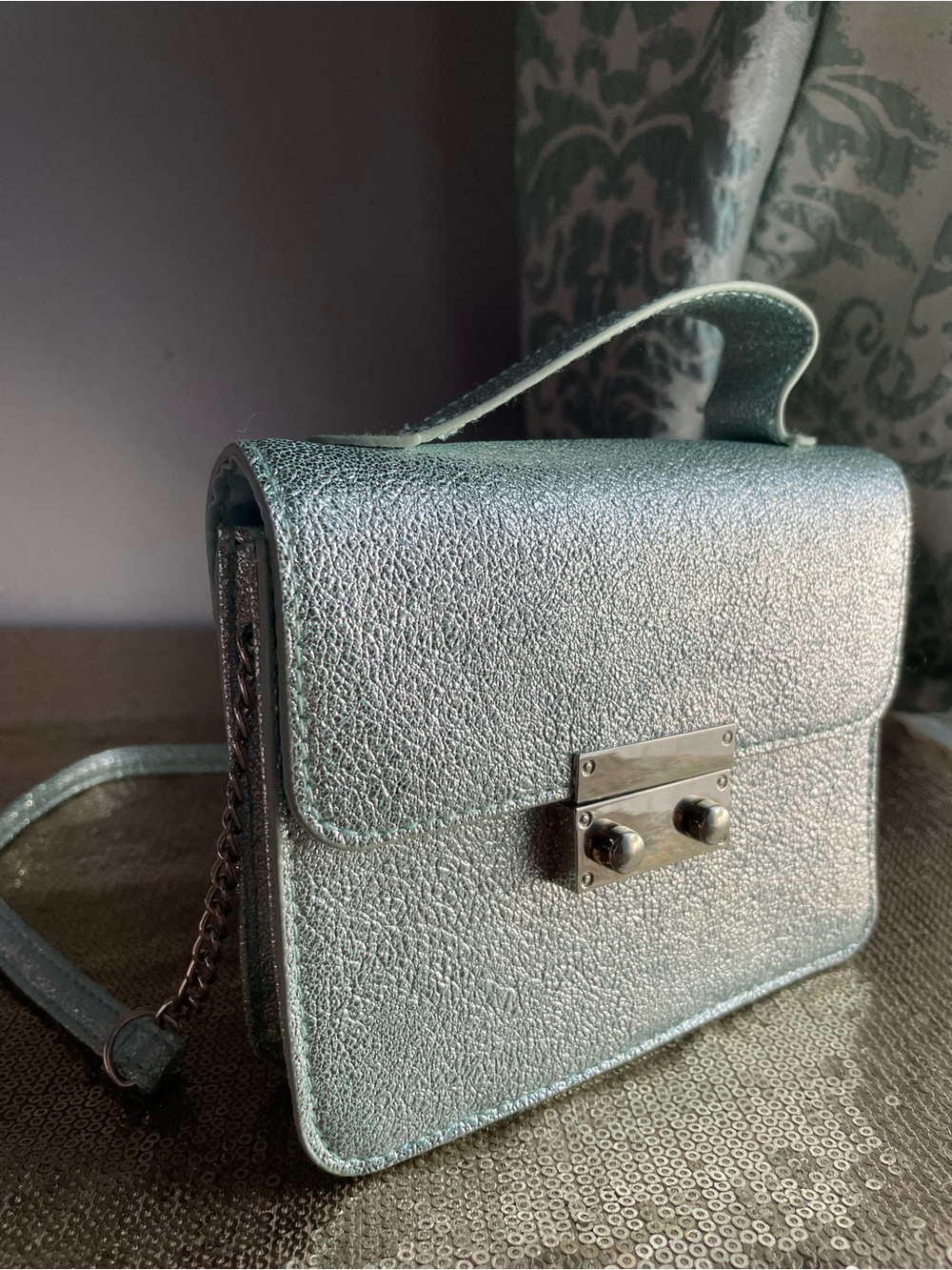 Beautiful New Capelli New York Metallic Mint Crossbody Bag
